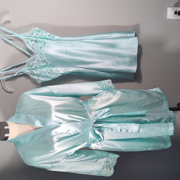 Victoria's Secret Other - Victoria's Secret Chemise And Robe Set, Sz. XS.